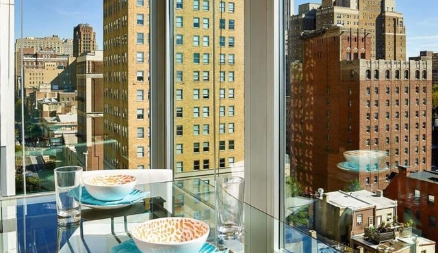 Fully Furnished 2 Bedroom Apartment Near Rittenhouse Apts by RedAwning