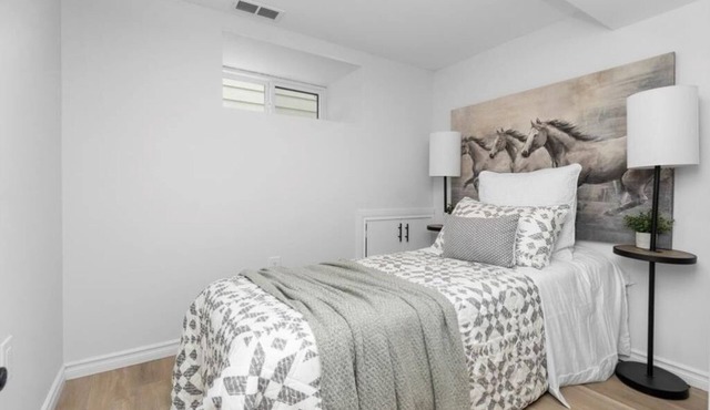 Fully Furnished 2 bedroom basement in Windsor