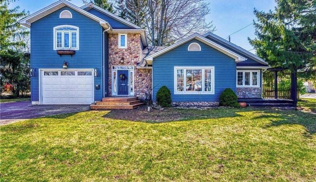 Fully Furnished Lakeside Getaway in Beautiful Bright's Grove!