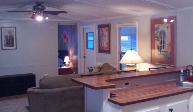 Fully Furnished, newly renovated 2/1.5 mobile home in quiet, well kept community