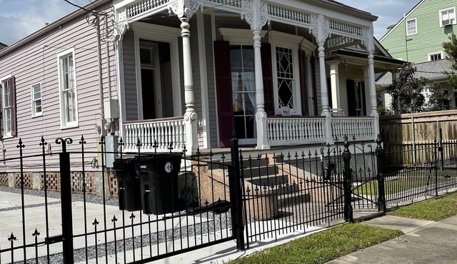 Garden District Victorian off historic St. Charles Ave.
