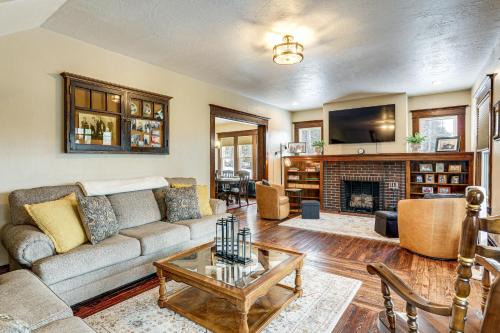 Gateway to PA Wilds: Brockport Family Home!