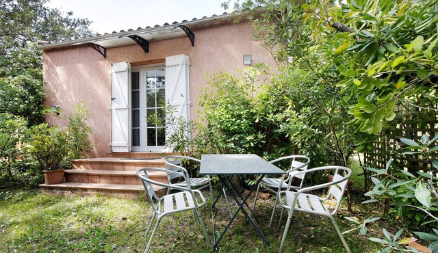 Gite u casale, Borgu Ground-Floor Apartment with 1 Bedroom in a Large Park