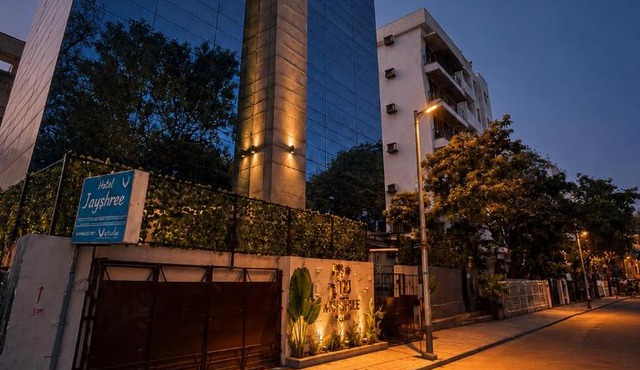 Glitz Hotel Jayeshree