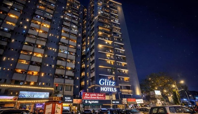 Glitz Saineel Executive Near Juhu Beach