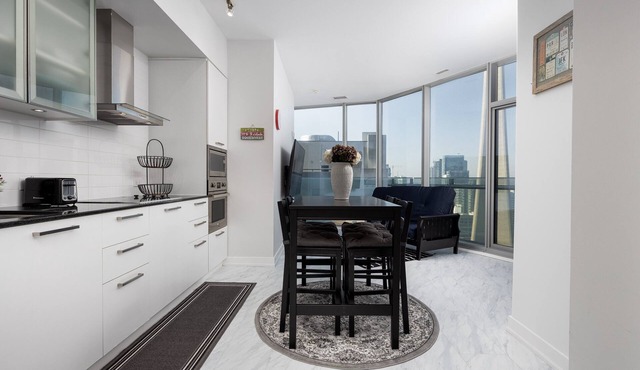 GLOBALSTAY. A Welcoming Modern 2BR Condo with Great City Views