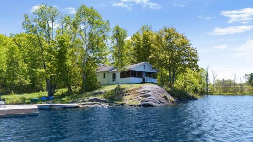 Golden Sunset Retreat with Canoe, Fire Pit & Views