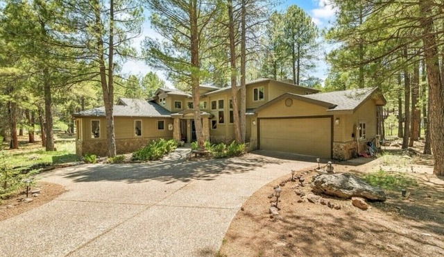 Golf Course Fronting Luxury Forest Highlands Cabin