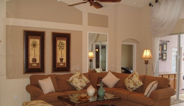 Golfers Paradise Elegant Pool Home In Pristine Condition In Gated Golf Community