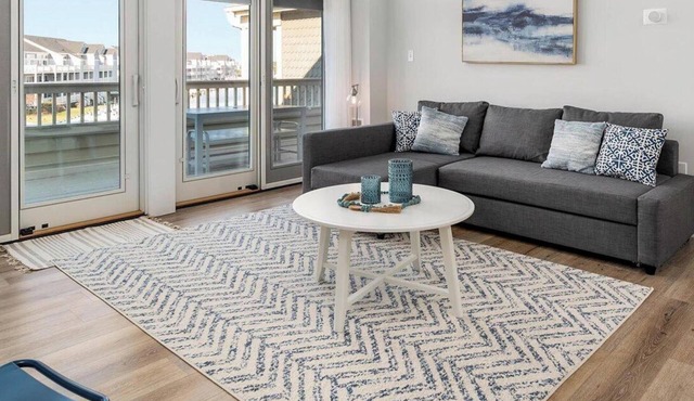 Gorgeous 2 bedroom at Seascape in prestigious Heron Harbour