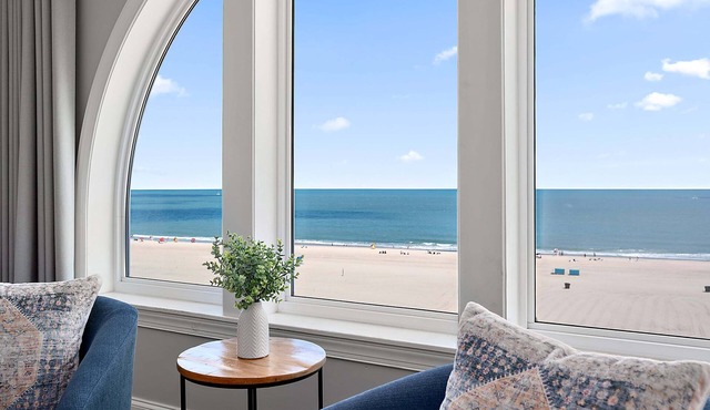 🏖️ Gorgeous Ocean Front Belmont Towers Just Renovated, Pool, Gym. on Boardwalk 🏖️