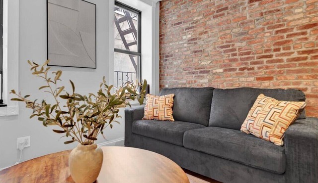 Gramercy Apartment - 2BR, 2BA, Modern ,Central