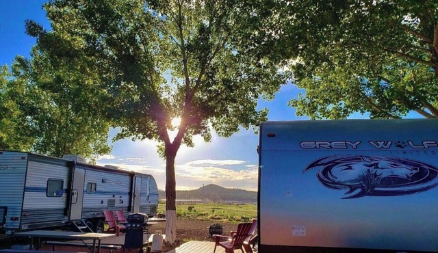 Grand Canyon RV Glamping Premium Suite #2 (Glamping Getaway)