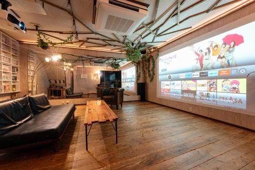 Grand Piano & Shinjuku 5min walk from station
