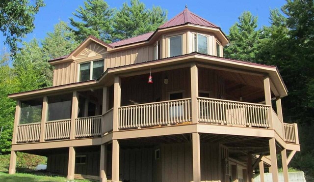 Great Sacandaga Lake House In Adirondacks