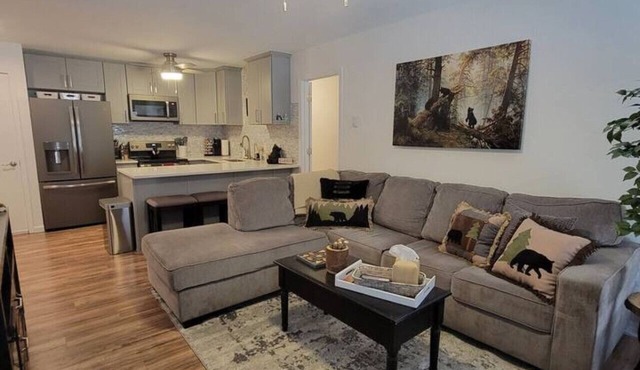 Ground Floor Remodeled Condo in the Pines!