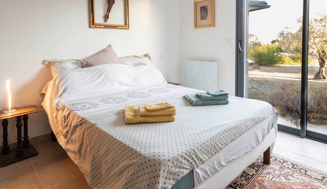 Guest Room "Room 2" with Mountain View, Shared Pool and Wi-Fi