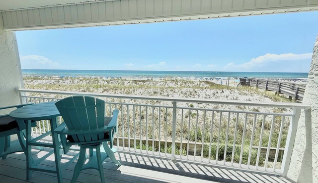 GULF FRONT CONDO BEACH SERVICE GORGEOUS VIEW 2ND FLOOR OPEN JULY 5-8 & 28-30