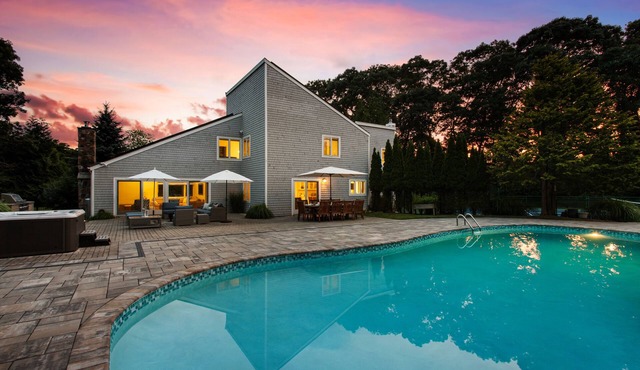 Hamptons Resort Estate: Heated Pool, Spa & Private Tennis Court