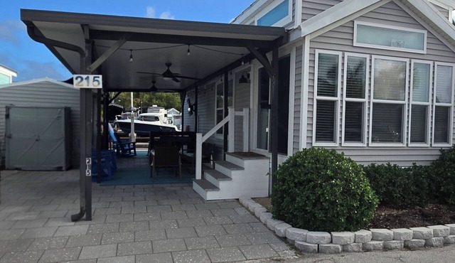 Happier in the keys- waterfront tiny home in Key Largo