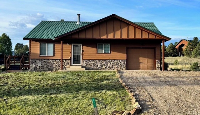 Hatcher Lake Home With Views & Forest Access