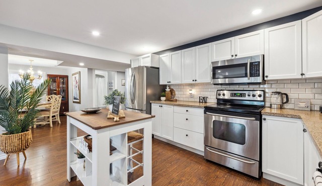 Hidden Gem 2BR with AC🌺