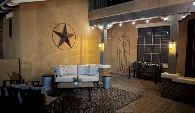 High End 4-bedroom townhome in sought out community in Surprise