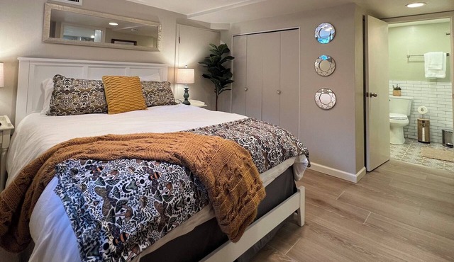 Historic Suite on Prescott's Best Street!