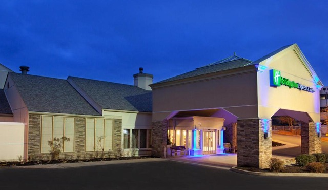 Holiday Inn Express Hotel & Suites Pittsburgh Airport by IHG