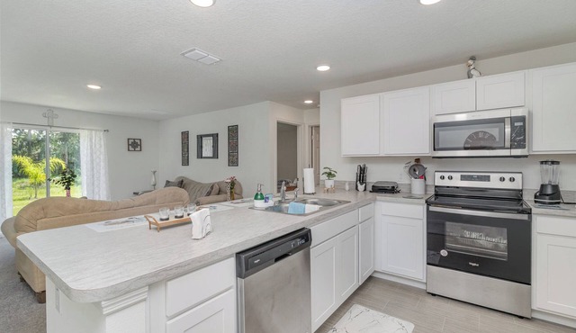 Home Away from Home ~ Full House 3 Bedrooms 2 Baths