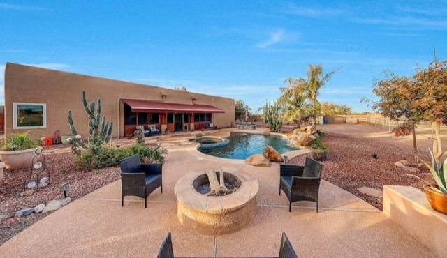 Horse Property 3-Bed plus office, 2 bath house, pool and spa