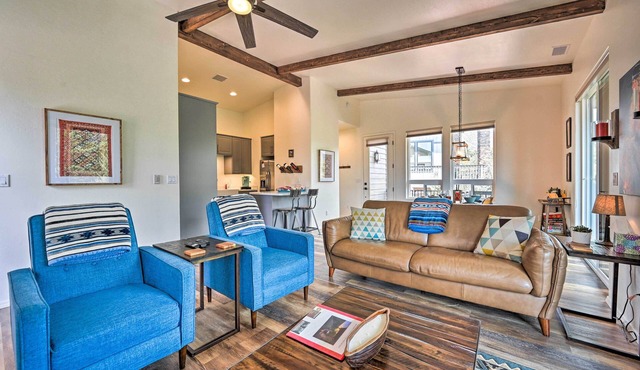 Hot Tub & Views: 'Mountain High Pines Retreat'