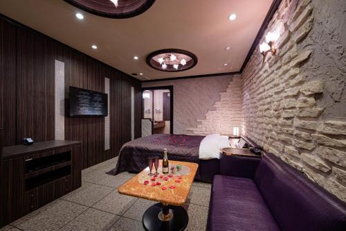 Hotel Metro (Adult Only)