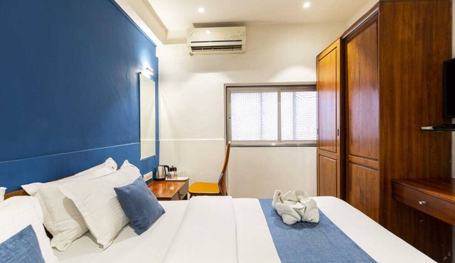 Hotel Q Deck Rooms