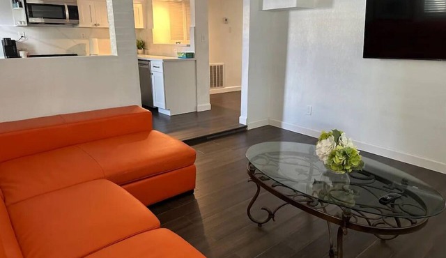 House 3 BEDS -in 2 BR/2Bath FENCED Yard, Near Beaches