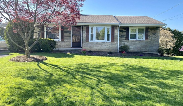 House - 30 minute walk to Penn State campus