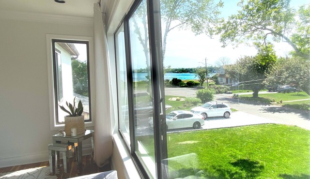 Huge 4 br home waterfornt view-walk to Cummings beach/40 min to NYC