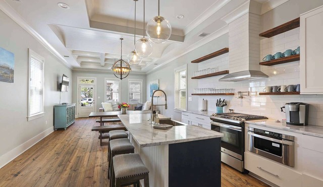 Huge New Home w/Outdoor Space, Walk to Streetcar!