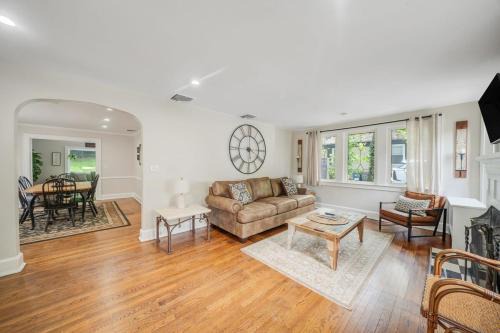 Huntington Village House 4BR Walk to everything