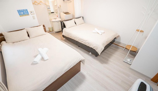 Ikebukuro East Exit Queen Bed Room