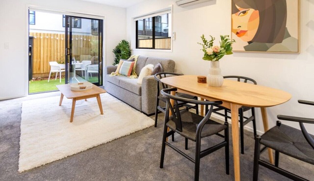Inner City Luxury - 2 Bedroom 2 Bathroom