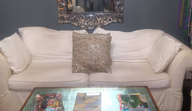 Irish channel gem, one block off Magazine Street, 40%off month long stays