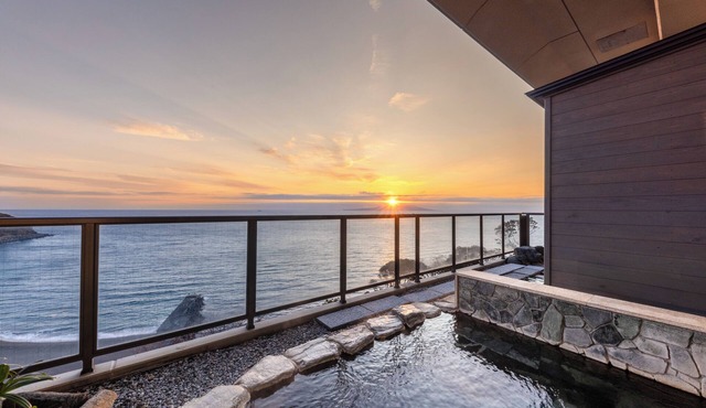 IZU RETREAT by Onko Chishin