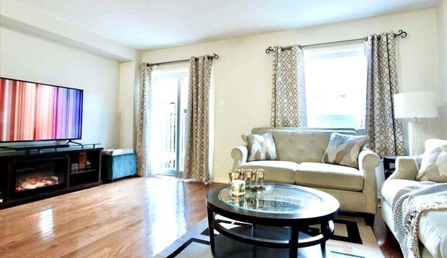 Jacuzzi Tub+Office+Movie Theatre+Balcony+Parking