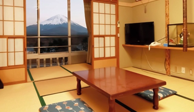 Japanese roomtypeA panoramic view of Mt Fuji Lake Shoji/Minamitsurugun Yamanashi