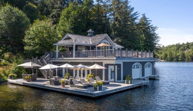 Juddhaven Lake Rosseau Lake House with all the bells and whistles!
