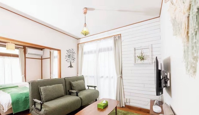 Just a 2minute walk to the beach and Enoshima Is/Kamakura City Kanagawa