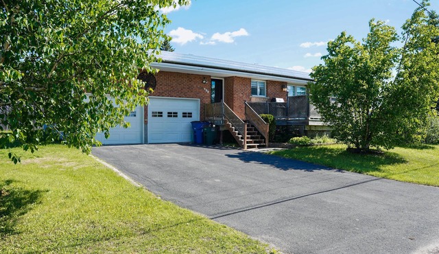 L’Auberge - Sauna + Heated Garage + Large Parking