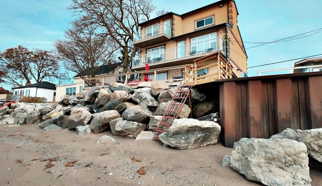 Lake Erie Escape | Panoramic Views on 3 Floors
