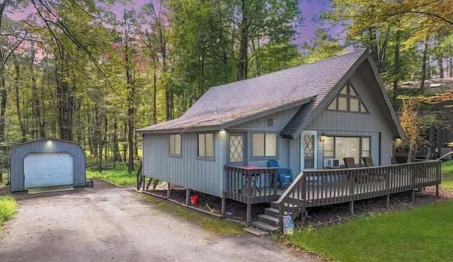 Lake Lane Escape | Game Room & Lake Access